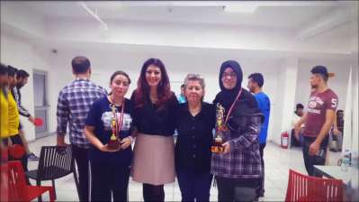 Masa Tenisi Turnuvasından Kareler