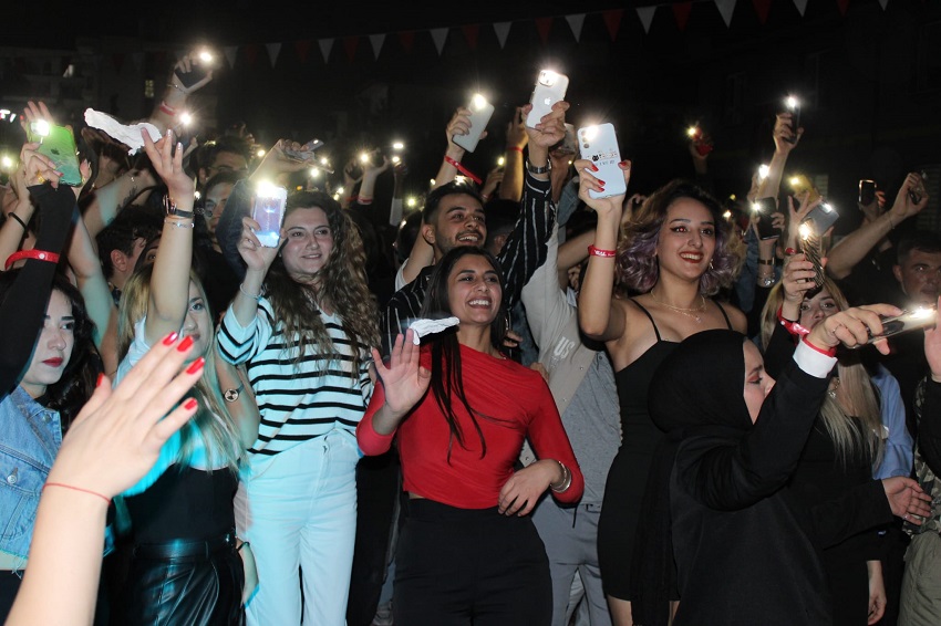 İDEAL ÖĞRENCİLERİNE HOŞ GELDİN PARTİSİ