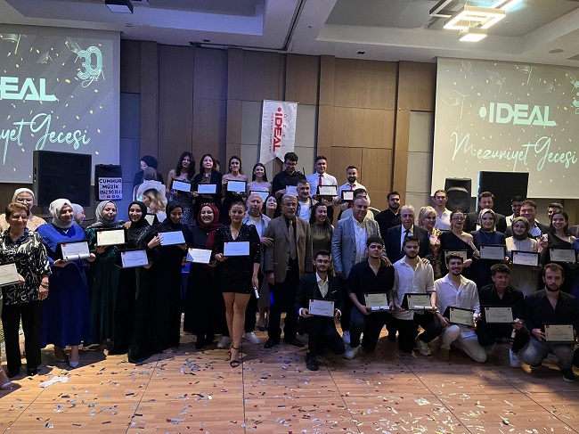  İDEAL ÖĞRENCİLERİ MEZUN OLUYOR