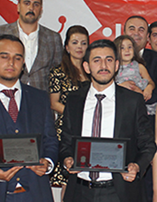 Türkiye'nin en büyük özel öğrenci yurdundan mezuniyet galası.