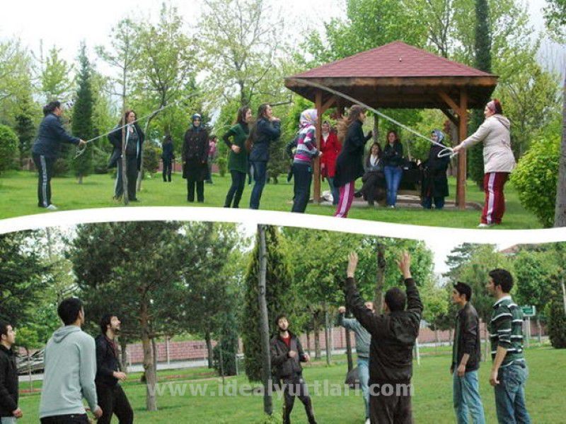 İdeal Ailesi Piknikte