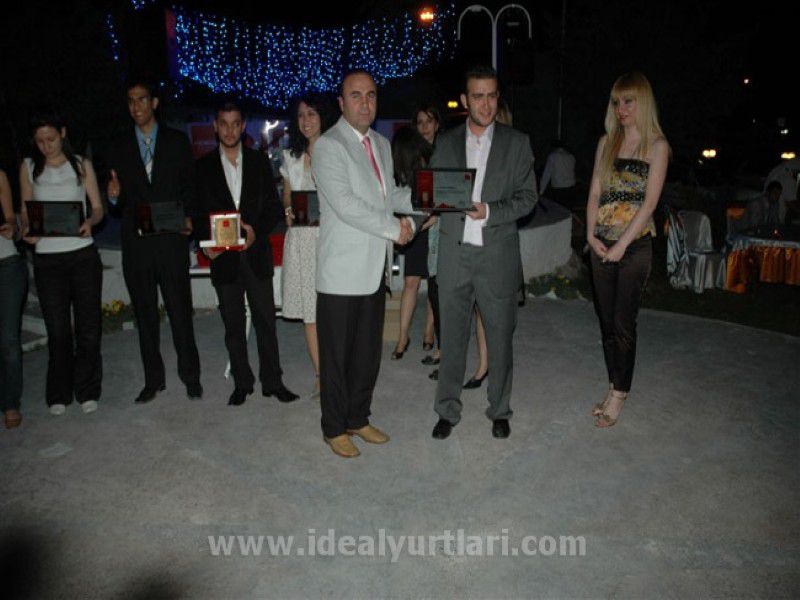 İdeal Ailesi Mezun Öğrencileriyle Vedalaştı