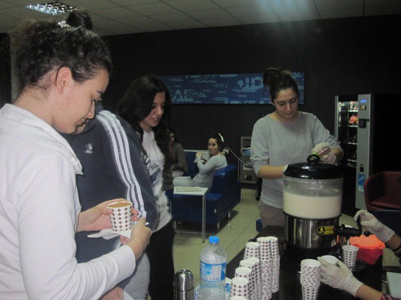 Soğuk Kış Günlerinde Salep İkramı...