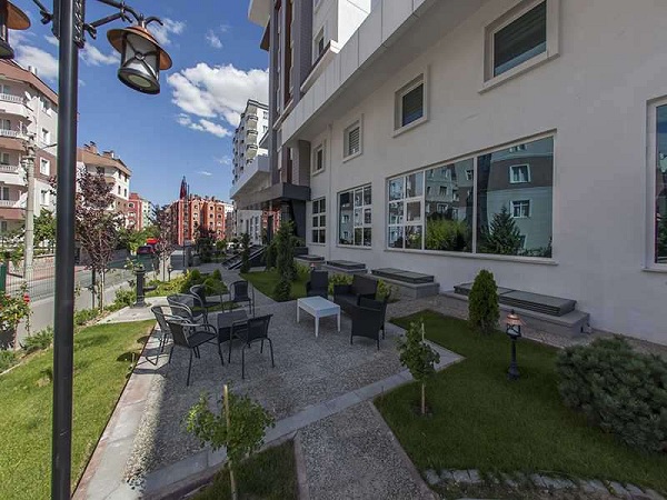 Gazi Öğrencileri Üniversite Hayatını İdeal'le Taçlandırıyor