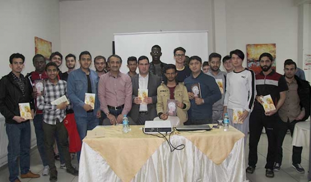 Paslı, İdeal Yurdunda öğrencilerle buluştu