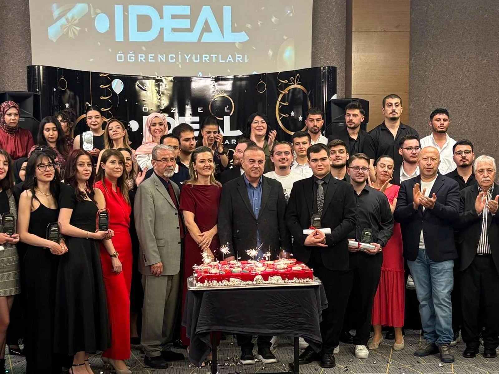 İdeal Mezuniyet Balomuzu gerçekleştirdik