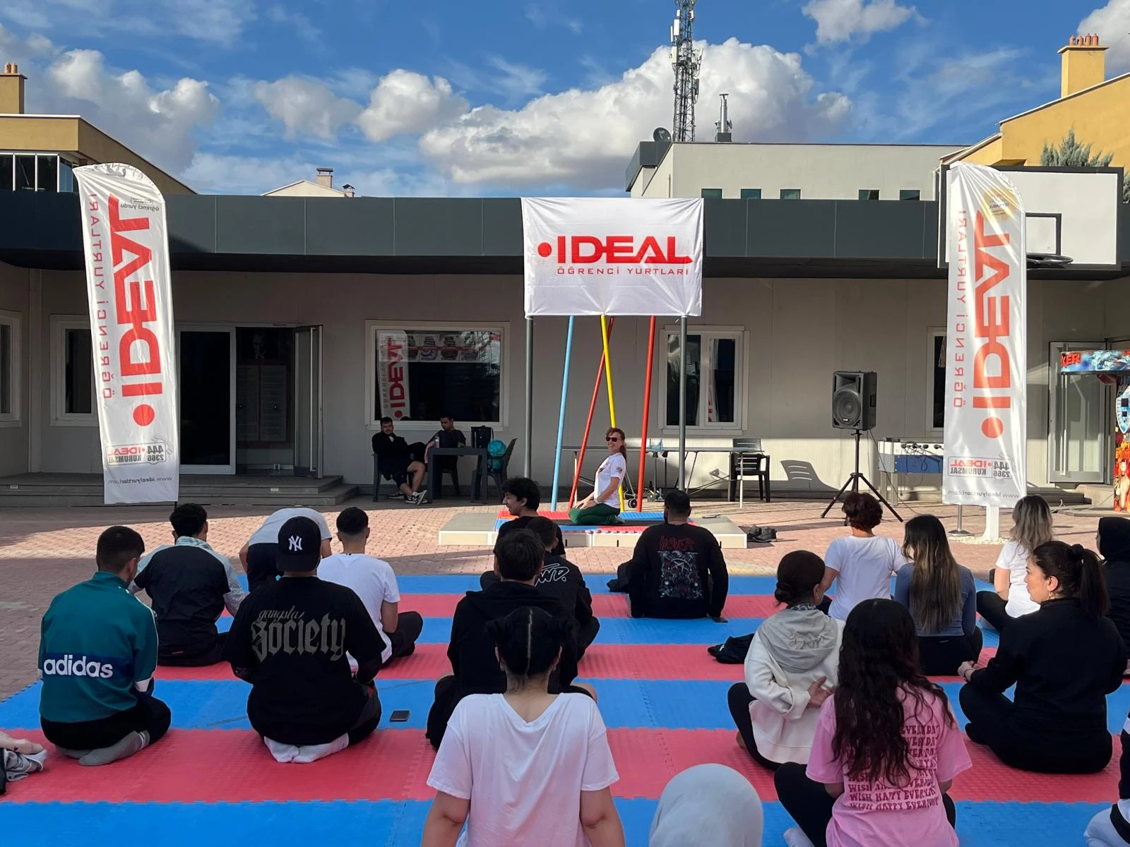 🧘‍♀️ Öğrencilerimizle Rahatlatıcı Bir Yoga Etkinliği 🧘‍♂️