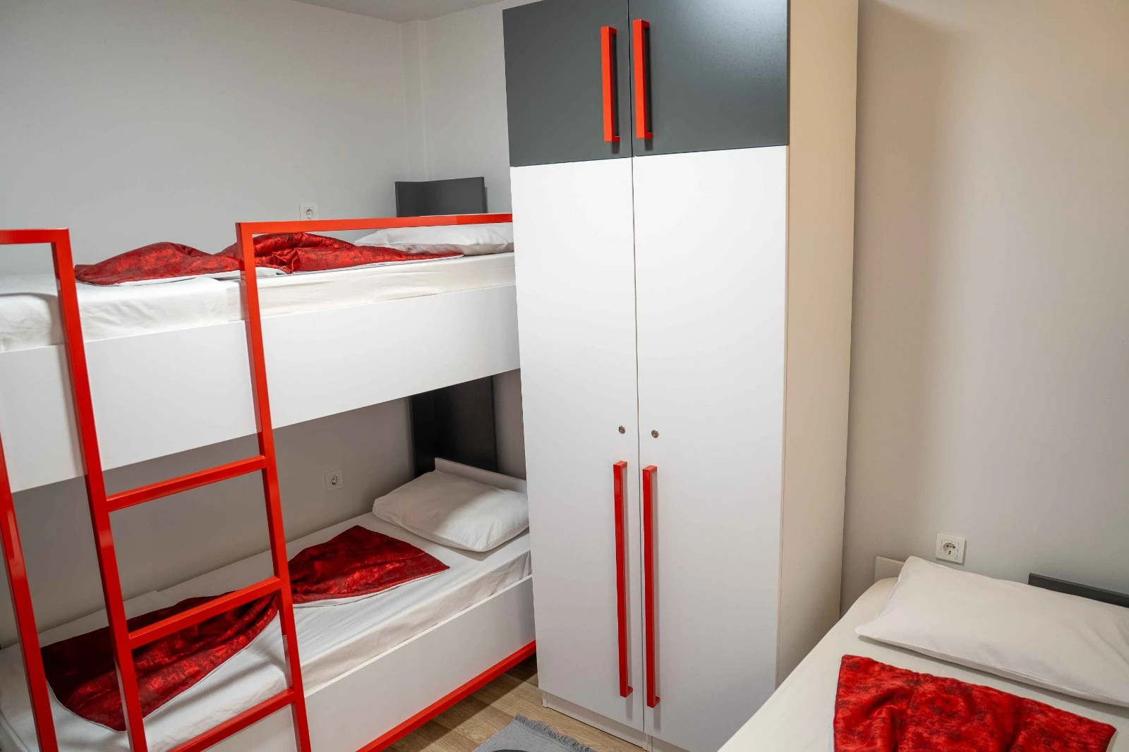 3 KİŞİLİK ODA -1