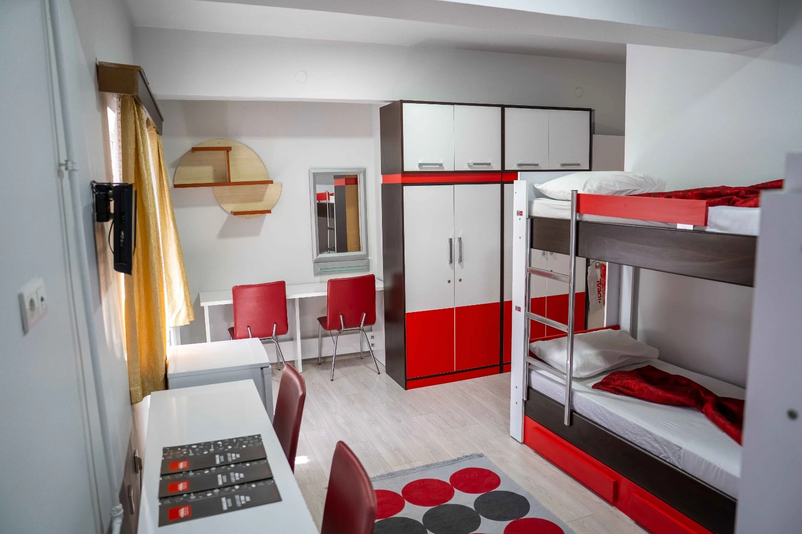 4 KİŞİLİK ODA -1